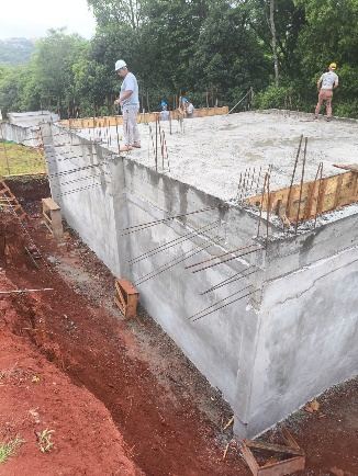 Obra executada pela AR4 Engenharia: RESIDENCIA HUGO MACHADO – VINHEDOS - PONTA GROSSA