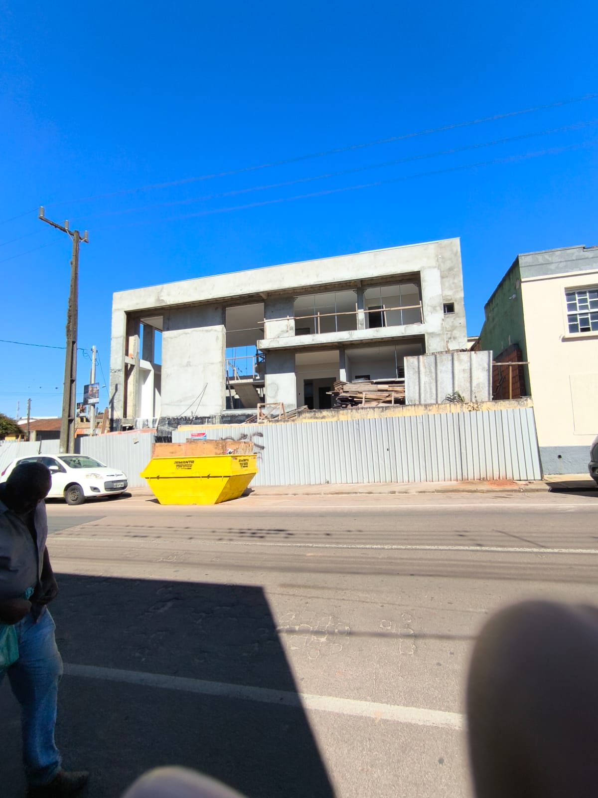 Estrutura de concreto em obra atendida pela AR4